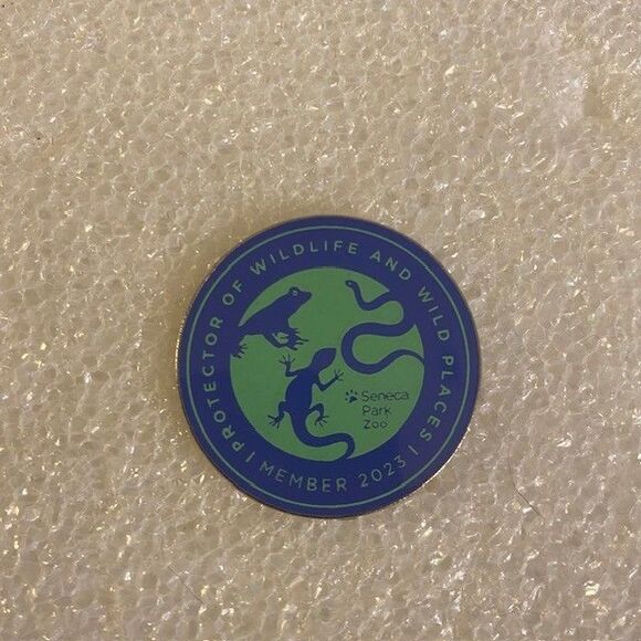 Seneca Park Zoo 2023 Member Protector of Wildlife and Wild Places Pin - Picture 1 of 2